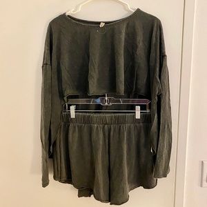 Free People Throw and Go Set